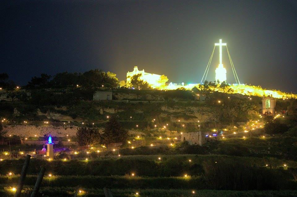 Illuminated-Lunzjata-Hill-�-Salib-tal-Gholja-Community-Facebook-page.jpeg