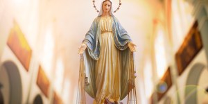 9 Beautiful ways to draw closer to Mary in the month of May