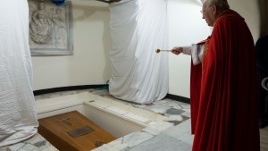 Some images of the burial of the body of the Pope Emeritus