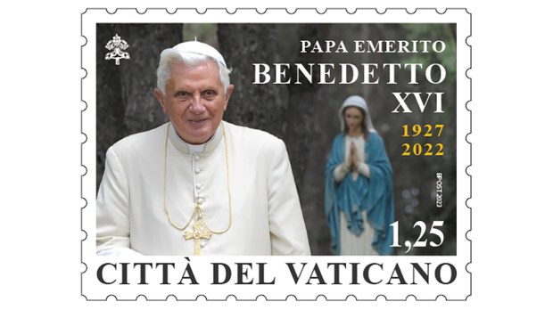 francobollo-In-ricordo-del-Papa-Emerito-Benedetto-XVI