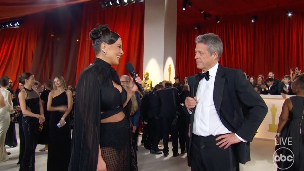 Hugh Grant awkwardly interviewed by Ashley Graham ahead of the Oscars 2023