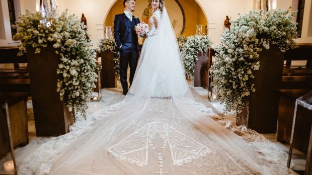 Véu de noiva com imagem de Nossa Senhora