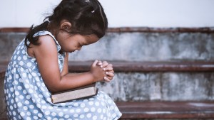 child-pray