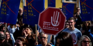 Portugal parliament votes to allow euthanasia, uncertain if law will hold