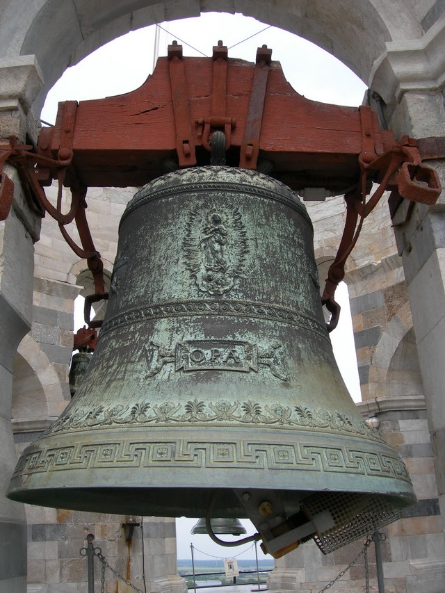 The "Crocifisso" bell of the Leaning Tower of Pisa