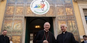 Parolin: Pope Francis to continue his ministry while hospitalized