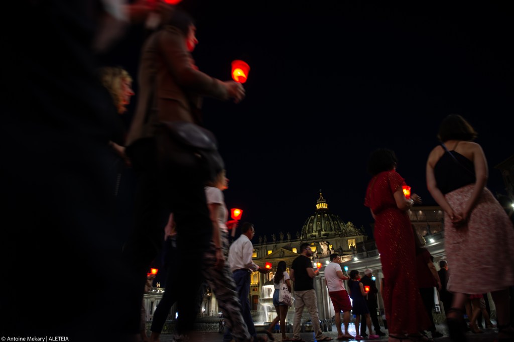 Vatican City Via Petri aux flambeaux