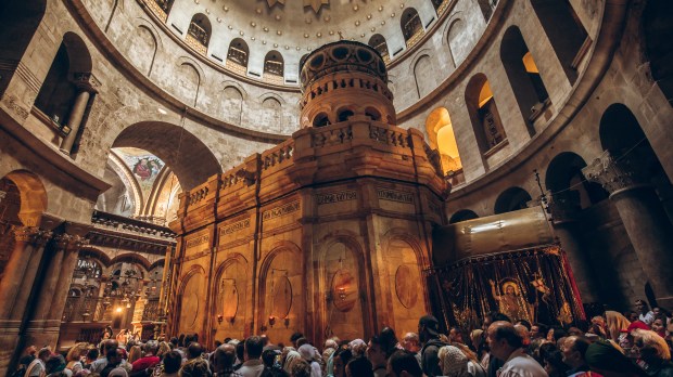 SAINT-SEPULCRE-JERUSALEM-shutterstock_775288459.jpg