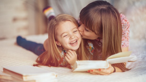 mom-child-book-read-kiss-love