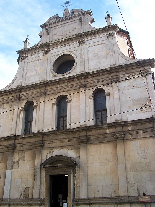 Facciata di San Maurizio al Monastero Maggiore a Milano