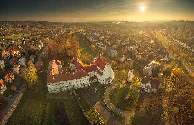 Kościoły z nieba - ksiądz Marcin Gądek fotografuje z powietrza górskie kościoły