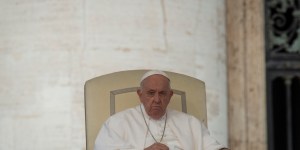 Pope: Take just one side in this conflict, the side of peace
