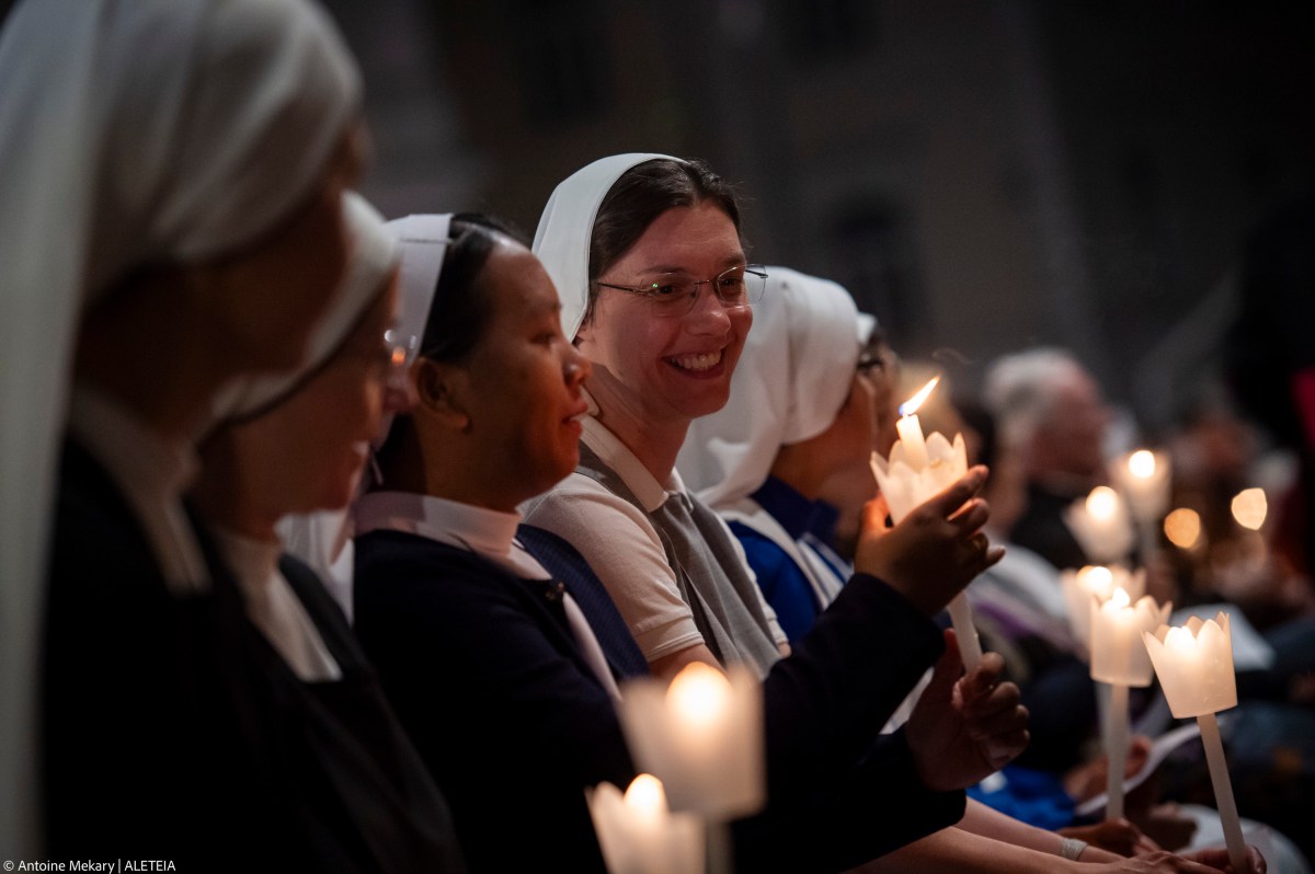 (Slideshow) Rosary for Peace at Mary Major