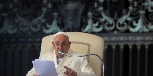 Pray for peace, pray so much for peace: Pope on Holy Land