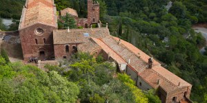 Exploring the former monastery-castle of Sant Miquel D’Escornalbou