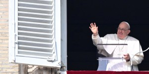 Pope welcomes bit of good news from Haiti, urges continued prayer