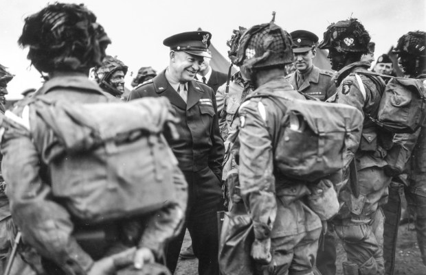 Eisenhower addresses paratroopers on June 5, 1944