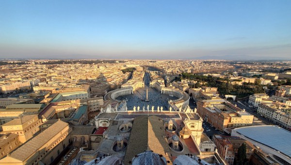 Corner Item Image - Prepare for the Jubilee: Tips for pilgrims and stay-at-homes